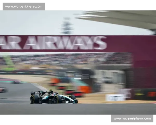 冲线瞬间!F1冠军的荣耀,是无数汗水与泪水的结晶 冲线瞬间!F1冠军的荣耀,是无数汗水与泪水的结晶